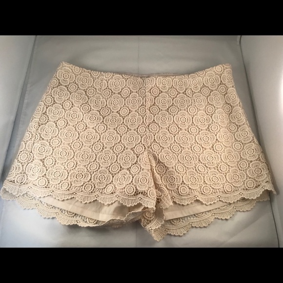 Banana Republic Lace Crochet Shorts- Ivory- Size 14 - Picture 2 of 7